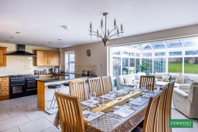 Kitchen/Dining Area