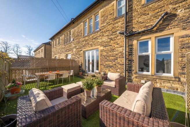 6 bed Semi-Detached for sale Image 8