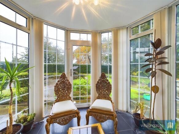 6 bed Detached for sale Image 12