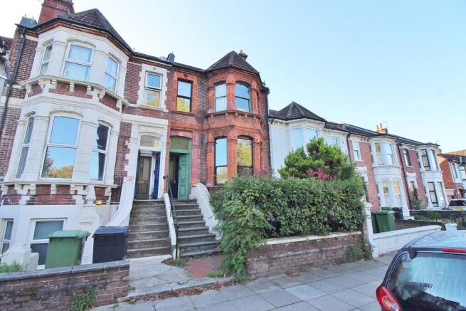 4-bed terraced on Northern Parade, Hilsea, £415,000