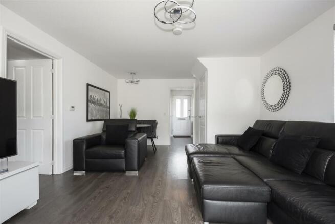 29 Russell Avenue_12.jpg