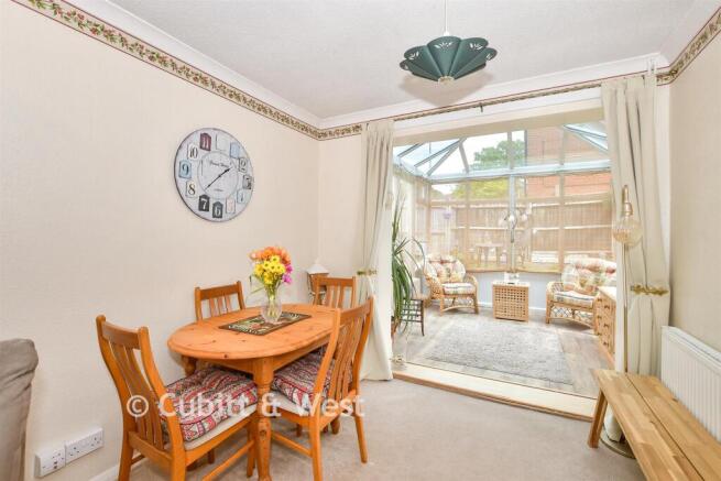 Lounge/ Dining Room