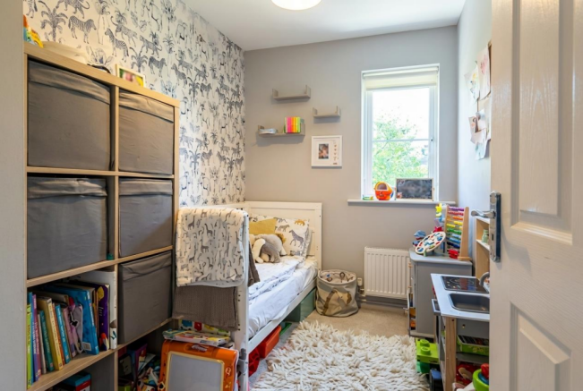 4 bed Detached to rent Image 8
