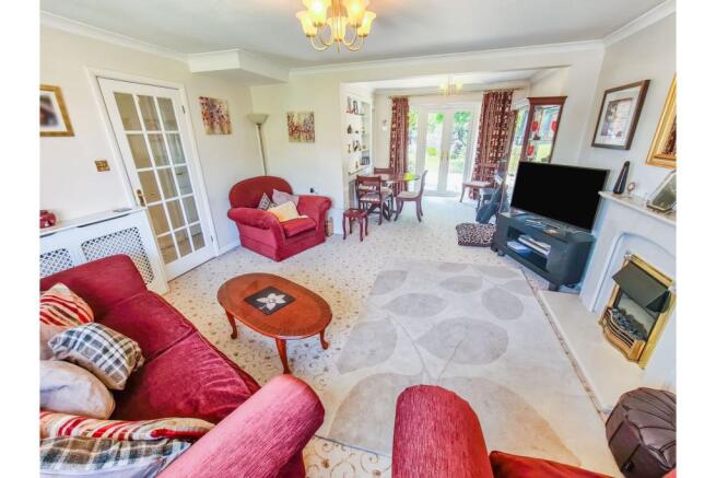 Lounge/Dining Room