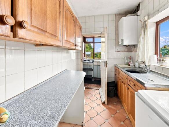 3 bed Semi-Detached for sale Image 6