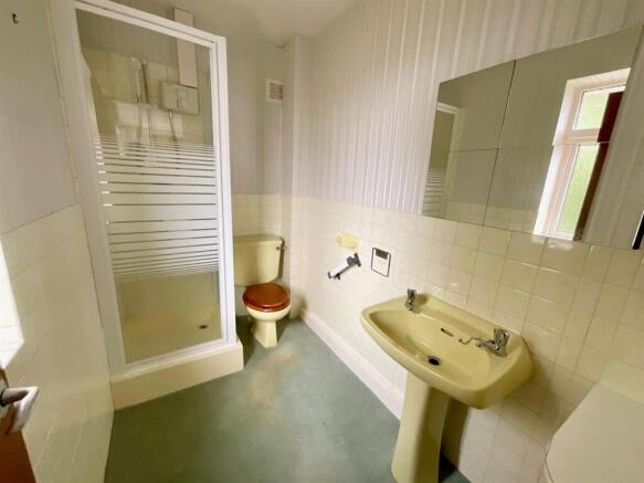 2 bed Flat for sale Image 8