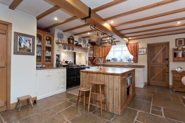 Living Room/Kitchen