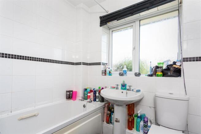 3 bed Semi-Detached for sale Image 10