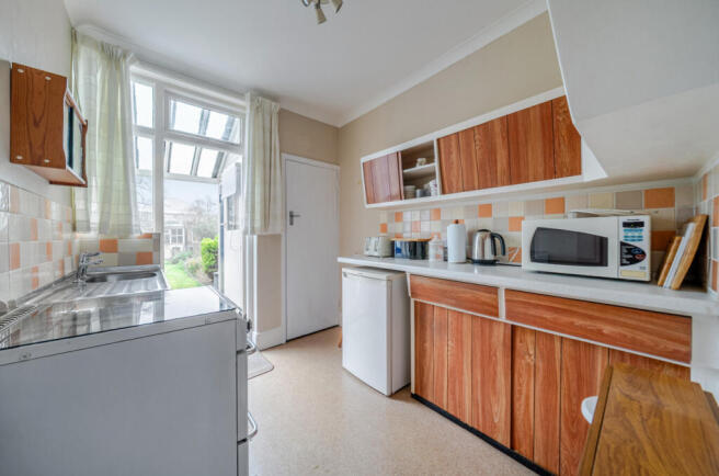 1425561-4-69ae9dd...