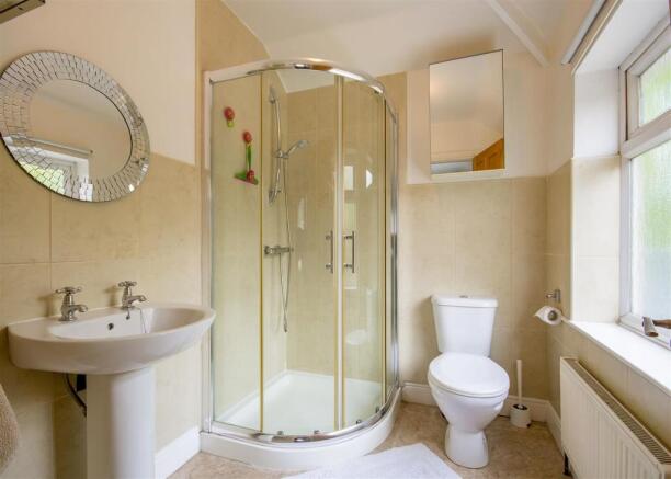 ensuite.jpg