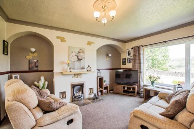 3 bed Semi-Detached for sale Image 4