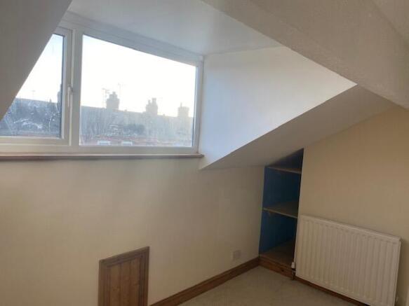 2 bed Terraced to rent Image 12