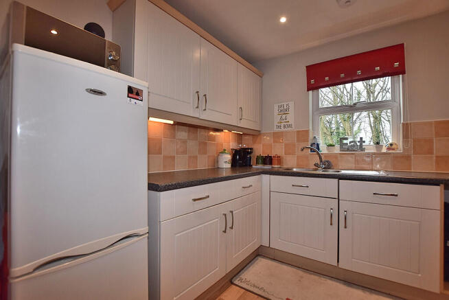 2 bed Apartment for sale Image 6