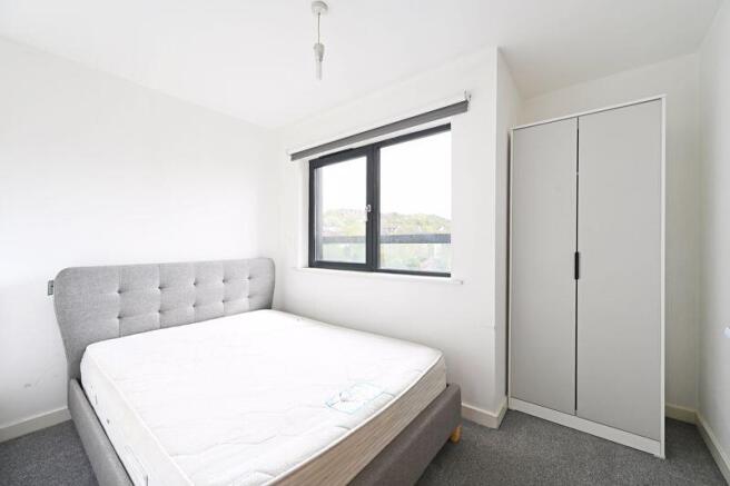 2 bed Apartment to rent Image 9