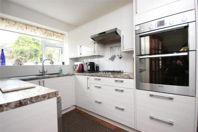 02 Kitchen