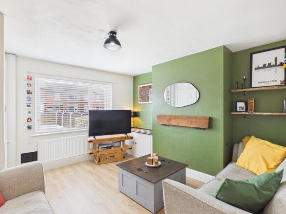 CAM03729G0-PR0276-STILL015