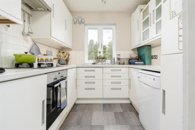 house-ballards-green-burgh-heath-130.jpg