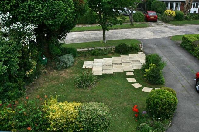 front garden_Fotor.jpg