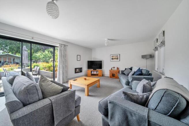 4 bed Detached for sale Image 6