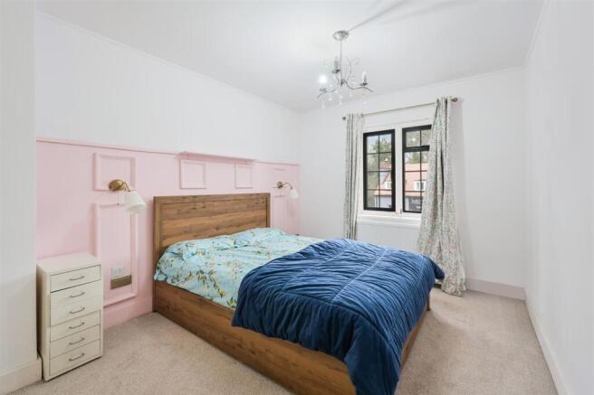South Street, Epsom, KT18 photo 3