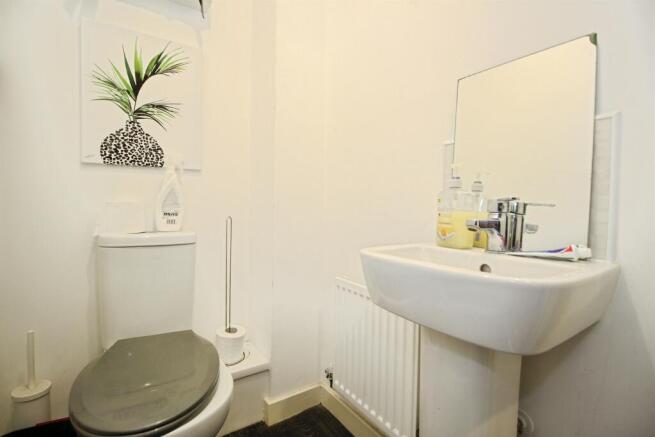 3 bed Town House for sale Image 8