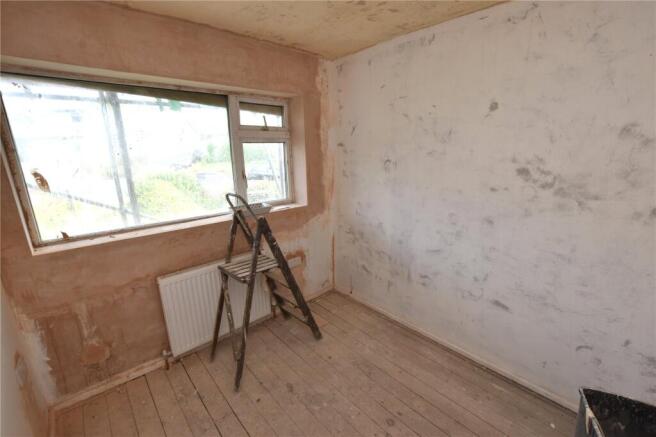 5 bed Semi-Detached for sale Image 9