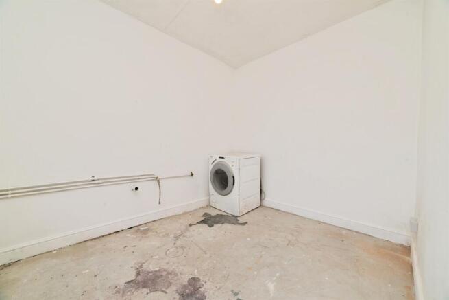 3 bed Terraced for sale Image 11