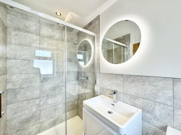 4 bed Detached for sale Image 12