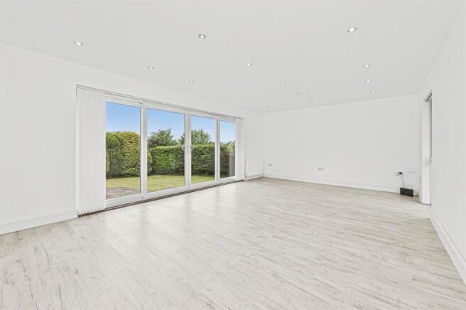 5 bed Detached Bungalow for sale Image 5