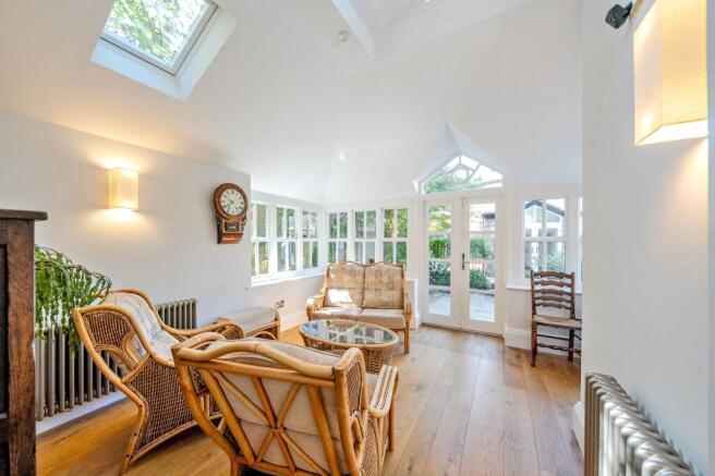 4 bed Semi-Detached for sale Image 9