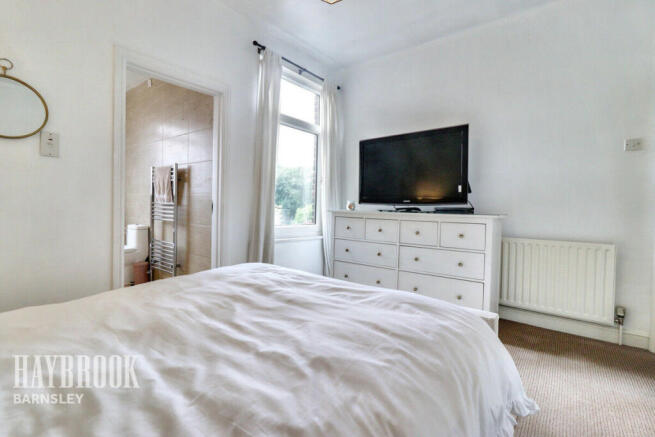 3 bed Semi-Detached for sale Image 10