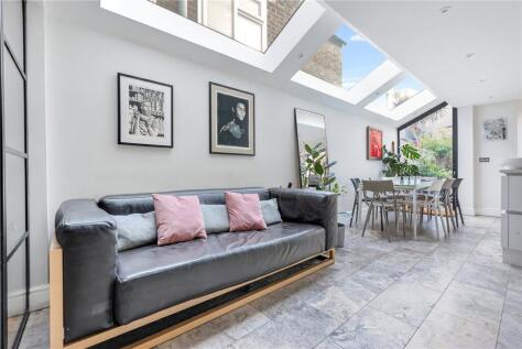 Second Avenue, Walthamstow, London, E17