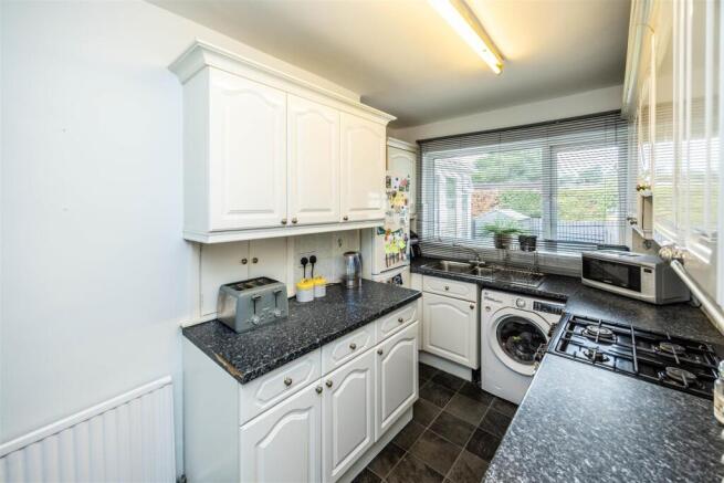 3 bed Semi-Detached for sale Image 7