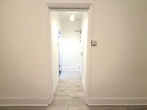 DOORWAY RM 6.jpg