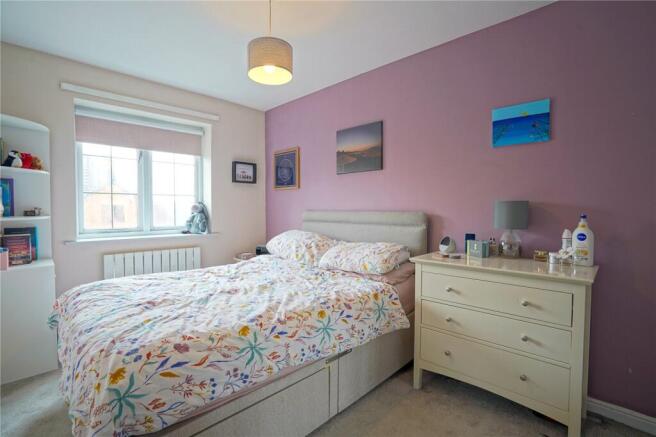 4 bed Semi-Detached for sale Image 10
