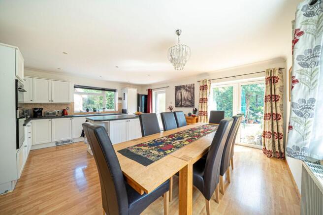 Kitchen/Dining Room