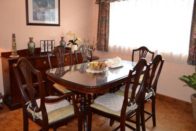 DINING ROOM: