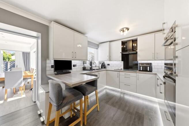 4 bed Detached for sale Image 4