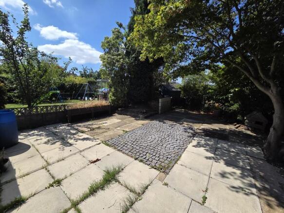 3 bed Semi-Detached to rent Image 6