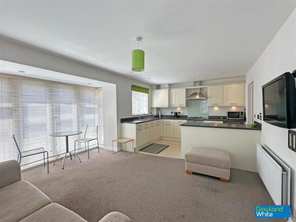 4 bed Detached for sale Image 6