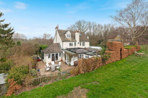 Spout Lane, Brenchley, Tonbridge, TN12 7AP