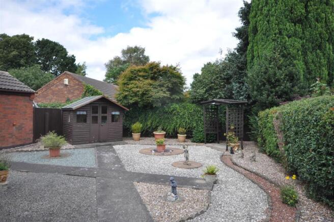 12 Penswick Close, Coddington - Rear Garden.JPG