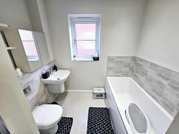 3 bed Detached for sale Image 12