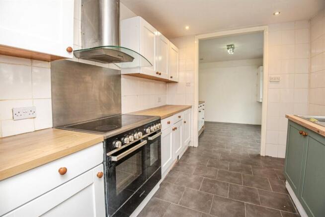 3 bed Semi-Detached for sale Image 5