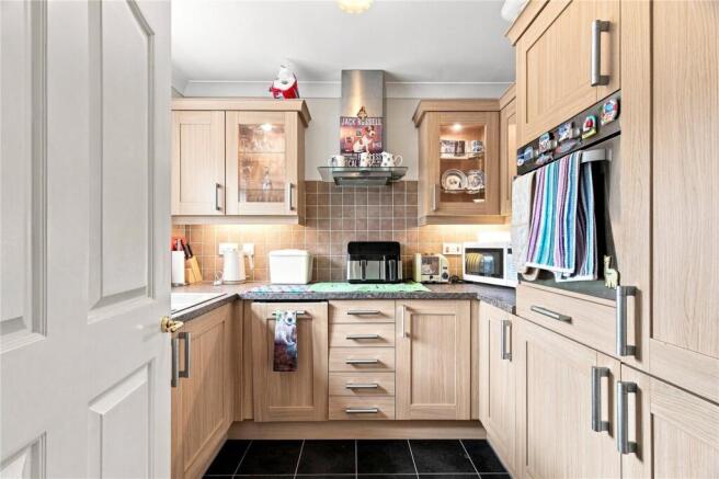 2 bed Retirement Property for sale Image 5