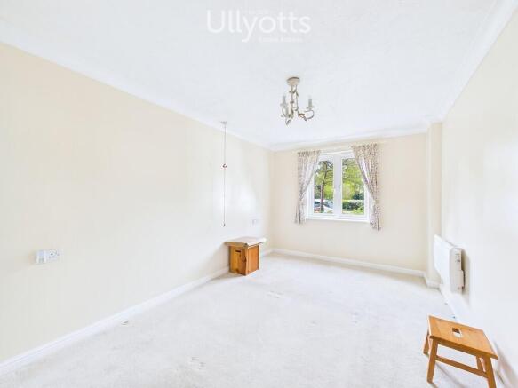 1 bed Ground Flat for sale Image 5