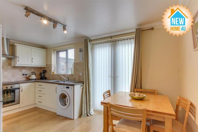 KITCHEN / DINING ROOM: