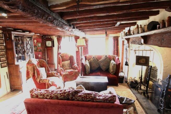 https://s3-eu-west-1.amazonaws.com/propertylab/allanmorris/property-images/standard/4507_The Old Post Office - Sitting Room new 3.JPG