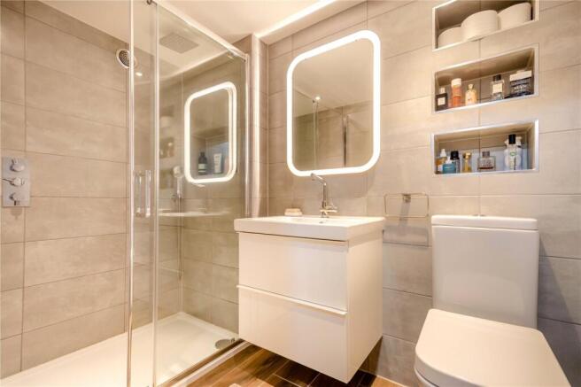 3 bed Flat for sale Image 10