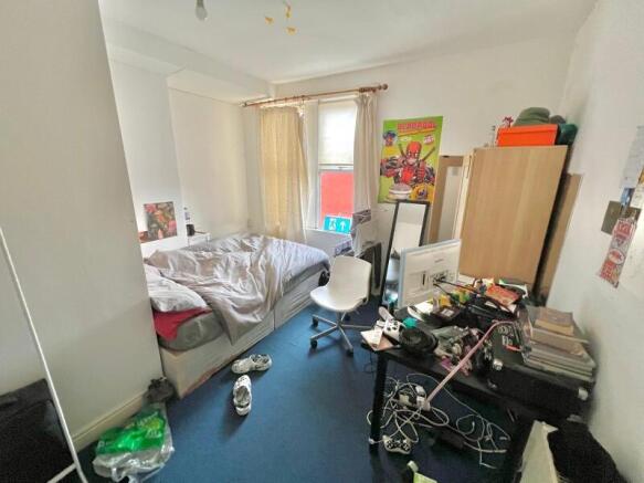 4 bed Terraced to rent Image 6